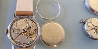 DOS RELOJES ANTIGUOS