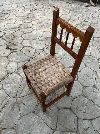 Silla de madera trenzada