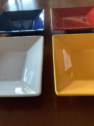 Juego 4 Platos Cuadrados Colores