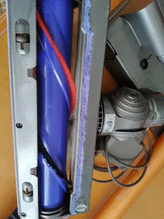 Aspirapolvere Dyson V8 con batteria nuova