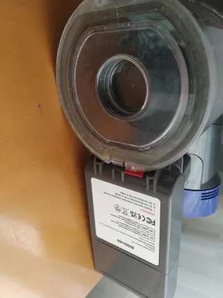 Aspirapolvere Dyson V8 con batteria nuova