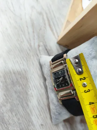 Reloj Blumar Mujer Negro y Plateado 30€