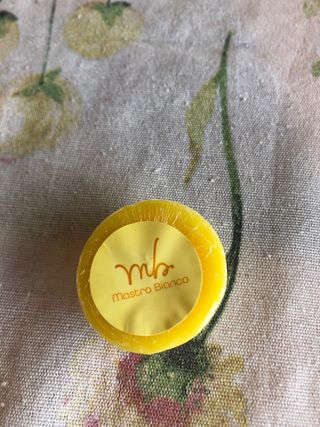 Profumatore per cassetto giallo