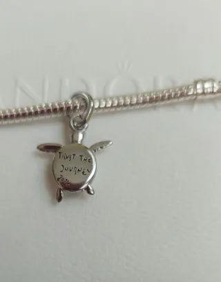 Pandora Charm Tortuga Viajera Rosa y Dorada