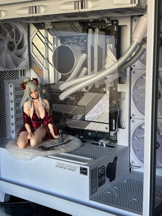 Ordenador Gaming ASUS Casi Nuevo Se regala figura