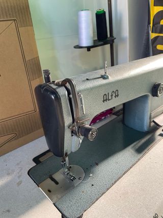 Máquina de coser industrial