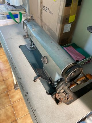 Máquina de coser industrial
