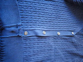 Jersey fino azul con botones