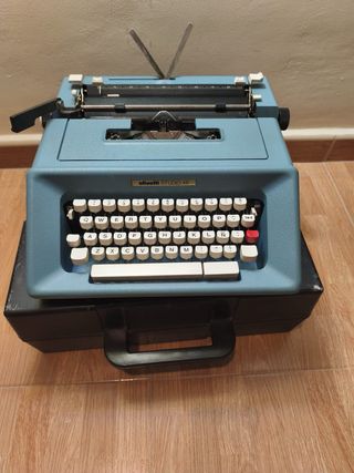 Máquina de escribir Olivetti Studio 46