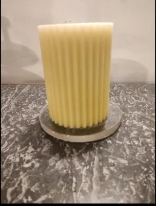 Candela decorativa gialla