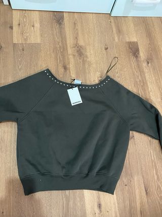 Jersey Bershka verde tachuelas