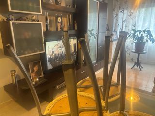 Mesa de cocina con 4 sillas