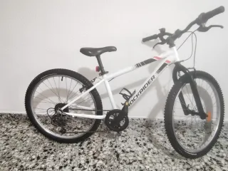 Bicicleta ROCKRIDER ST100 24 Blanca