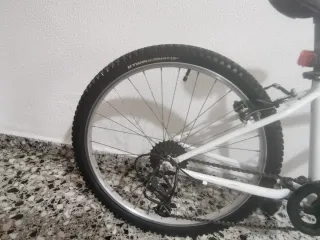 Bicicleta ROCKRIDER ST100 24 Blanca