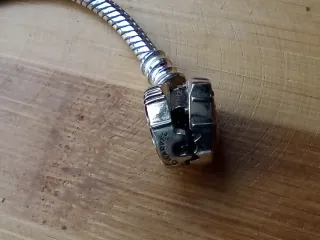 Pulsera Pandora Corazón Spiderman Disney con caja