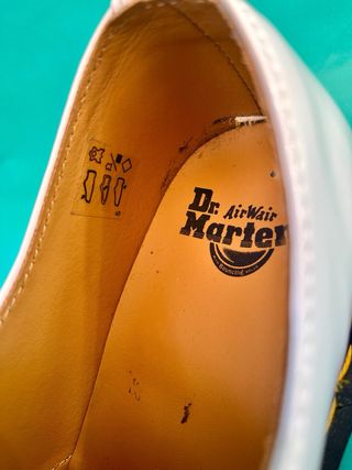 Zapatos Dr. Martens blancos charol