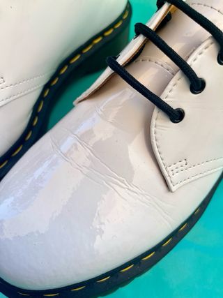 Zapatos Dr. Martens blancos charol