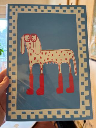 Ilustração decorativa cão com botas