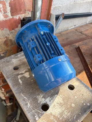 Motor Trifásico Azul