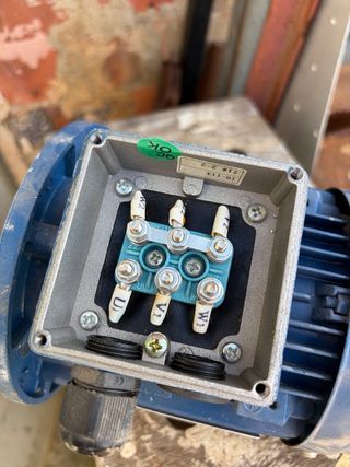 Motor Trifásico Azul