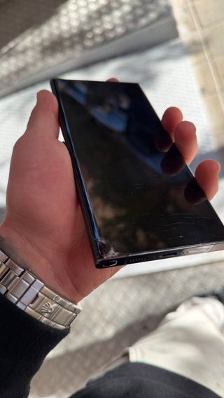 Samsung Galaxy S23 Ultra 256GB golpe en lapantall