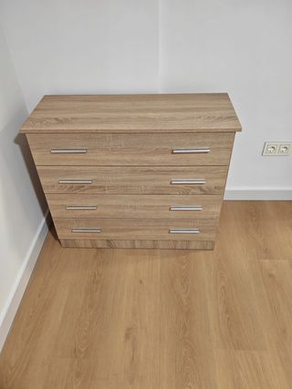 Cama individual con cabecero y mesita