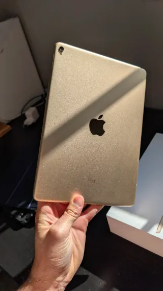 Apple iPad Pro 9.7 32GB Color Oro + funda Logi