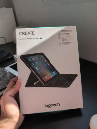 Apple iPad Pro 9.7 32GB Color Oro + funda Logi