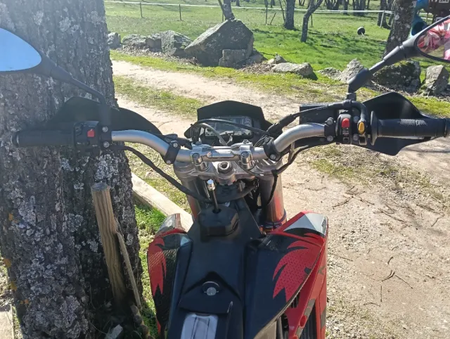 Aprilia SXV 550 Supermotard