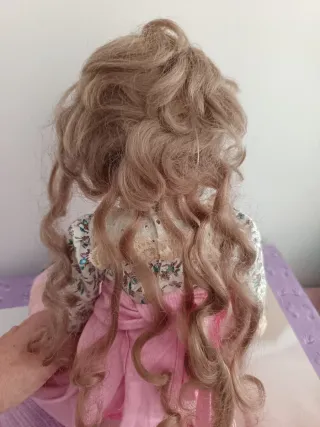 Bambola francese vintage con vestito rosa