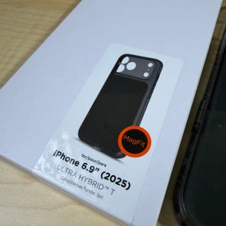 Funda Spigen Ultra Hybrid iPhone 6.9 (2025)