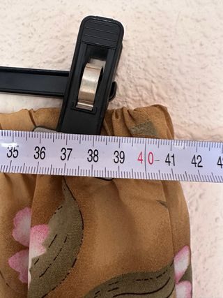 Falda floral marrón y amarilla