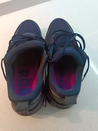 Nike Vomero 18 Negro y Rosa, talla 42