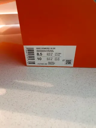 Nike Vomero 18 Negro y Rosa, talla 42