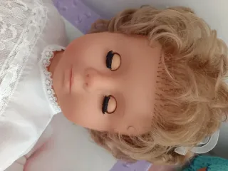 Bambola vintage 60 cm con vestito bianco