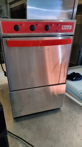 Lavavajillas industrial 35x35 con bomba desagüe