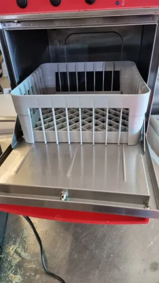 Lavavajillas industrial 35x35 con bomba desagüe