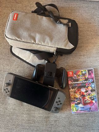 Nintendo Switch + Mario Kart 8 Deluxe