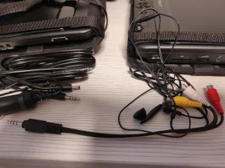 2 pantallas portátiles para el coche Nevir