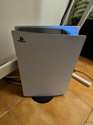 PlayStation 5 Digital Edition 825GB + 2 Mandos