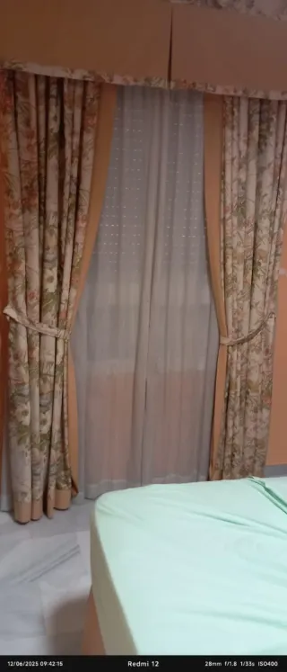 Colcha, cubre colcha acolchada y cortinas a juego