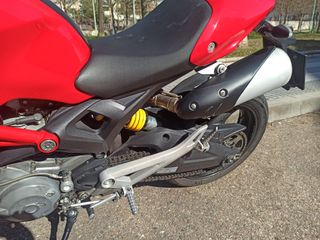 Ducati Monster 696