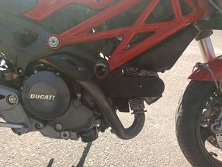 Ducati Monster 696