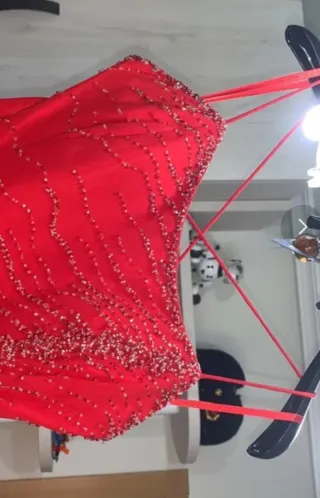 Vestido fiesta pedrería rojo