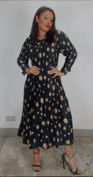 Vestido de fiesta con lunares