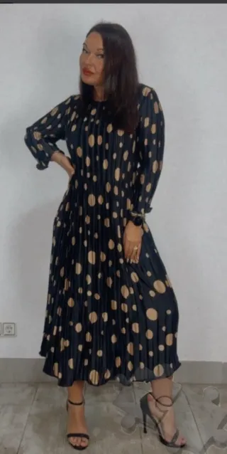 Vestido de fiesta con lunares