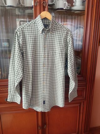 Çamisa Gant muy buena t s