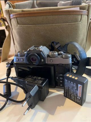 Cámara Fujifilm X-T100 Plata y Negra