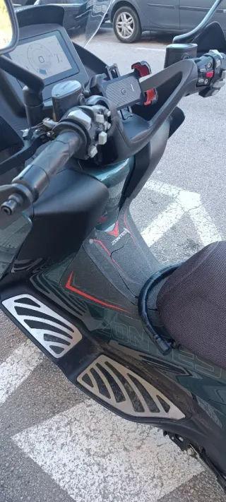 Zontes E-350 Maxi Scooter Verde