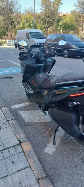Zontes E-350 Maxi Scooter Verde
